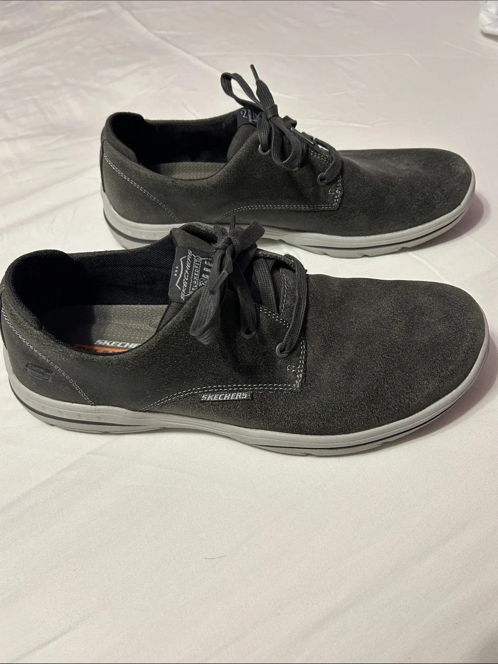 Skechers Men’s Black Suede Casual Lace-Up Slip-On Sneakers